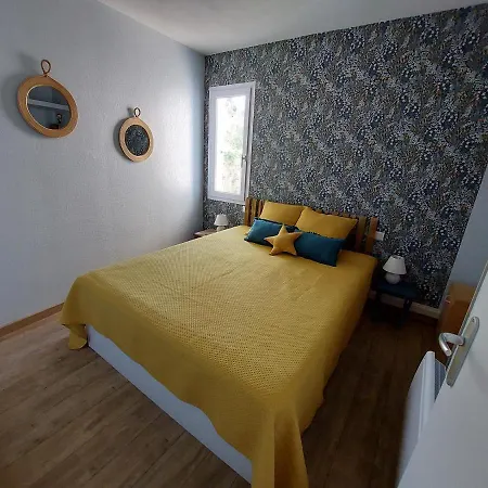 Les Mimosas, Hameau De Cabasson, A 400m De La Et Du De Bregancon, Classee 3 Etoiles, De 2 A 8 Personnes Villa
